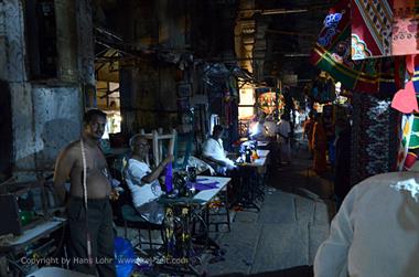 Bazaar near Meenakshi Temple, Madurai,_DSC_8011_H600